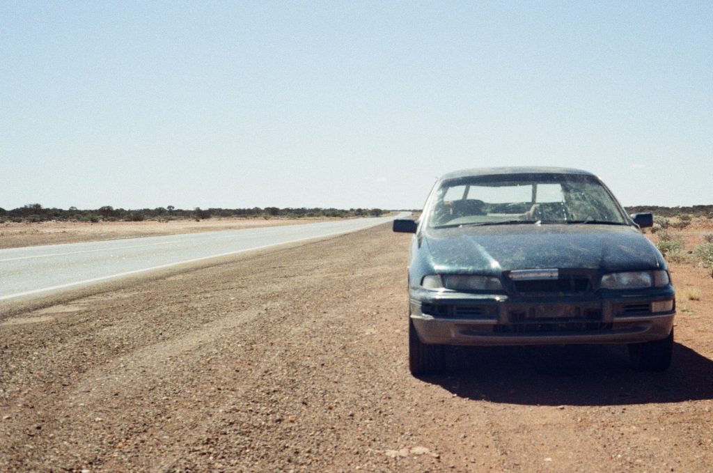 abandoned car 